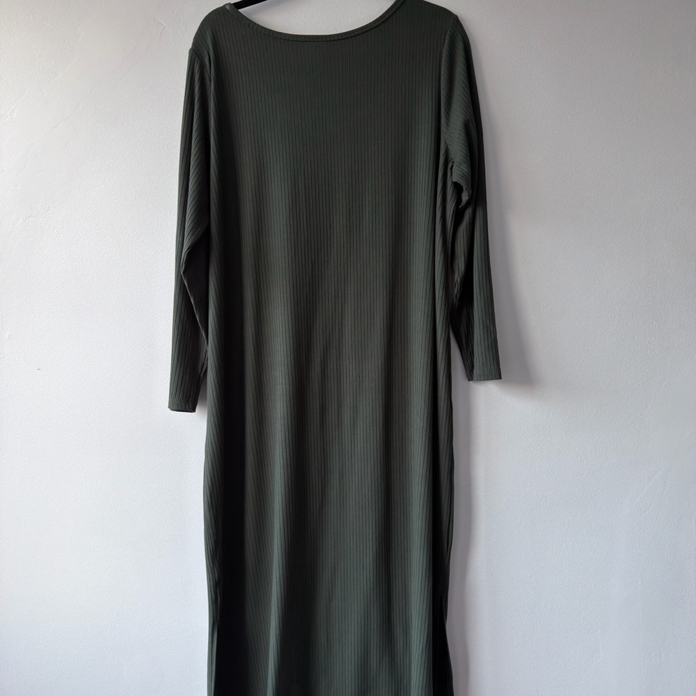 Terra & Sky Olive Long Sleeve Midi Dress - Picture 4 of 4
